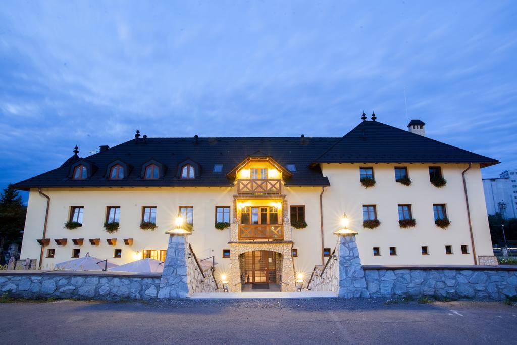 Hunting Chateau Krupina Buitenkant foto