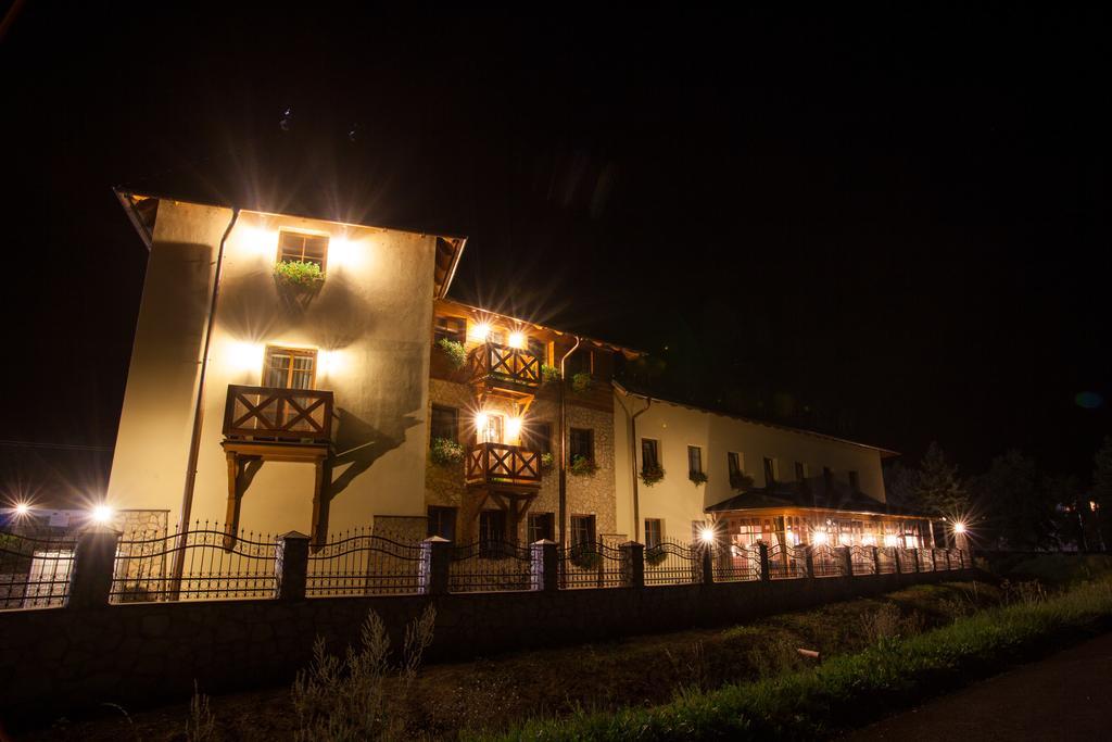 Hunting Chateau Krupina Buitenkant foto