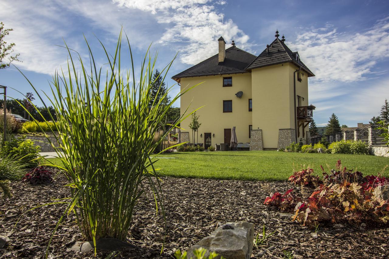 Hunting Chateau Krupina Buitenkant foto